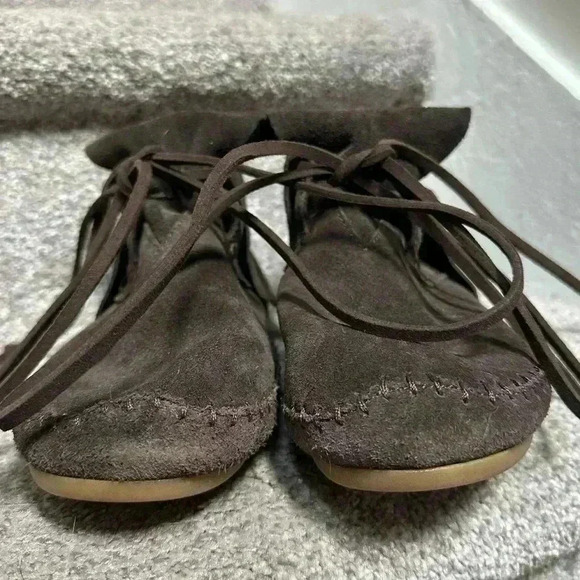 EUC TOMS Zahara Suede Moccasin Lace-Up Flat Booties
Chocolate Brown Women’s 9 - Picture 5 of 10